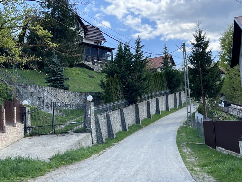 Teren 1407 mp Poiana Tapului. Vedere Bucegi .Tripla Deschidere